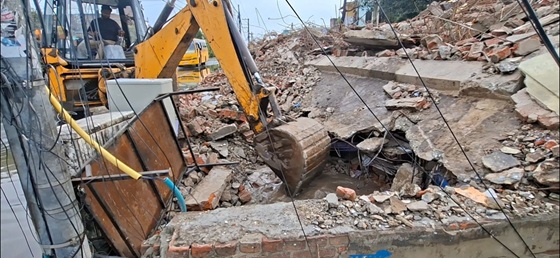 सडक विस्तार गर्दा नाला जाम   निकासका लागि ुएक्सन टिम परिचालन
